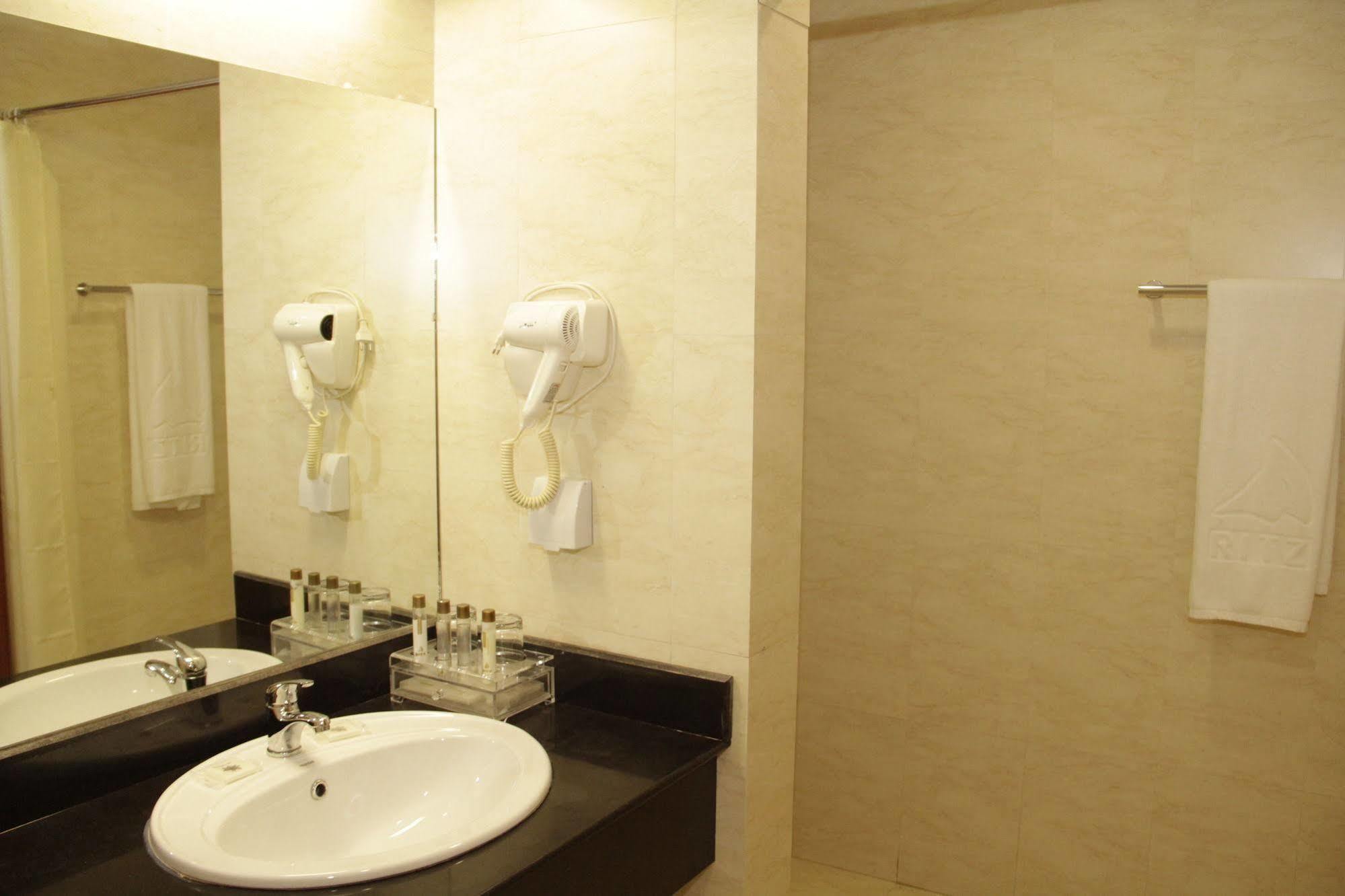 Hotel Victoria Garden Camama المظهر الخارجي الصورة